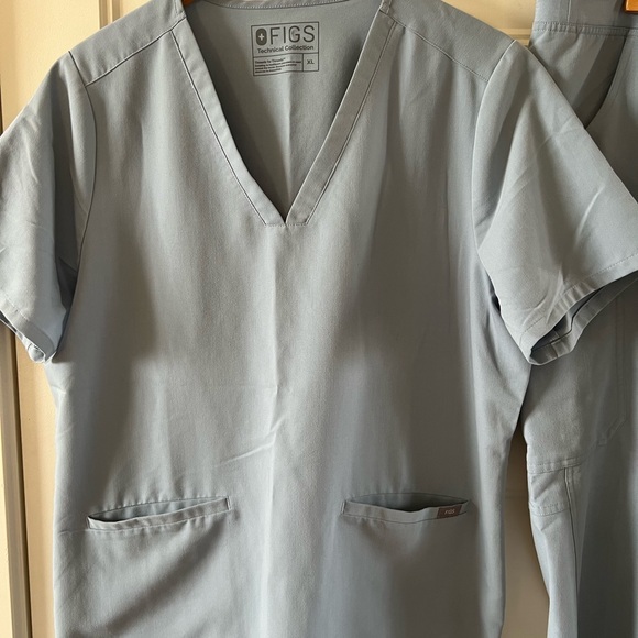 FIGS Dusty Blue Scrub Set - Picture 3 of 7